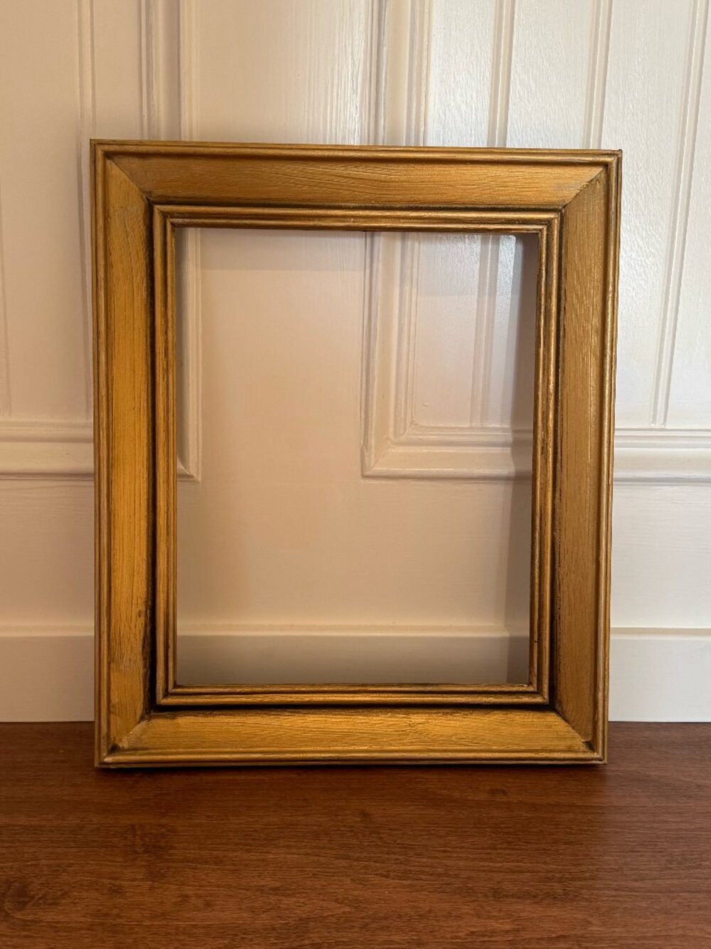 Vintage-Style Distressed Gold Frame – Fits 8x10